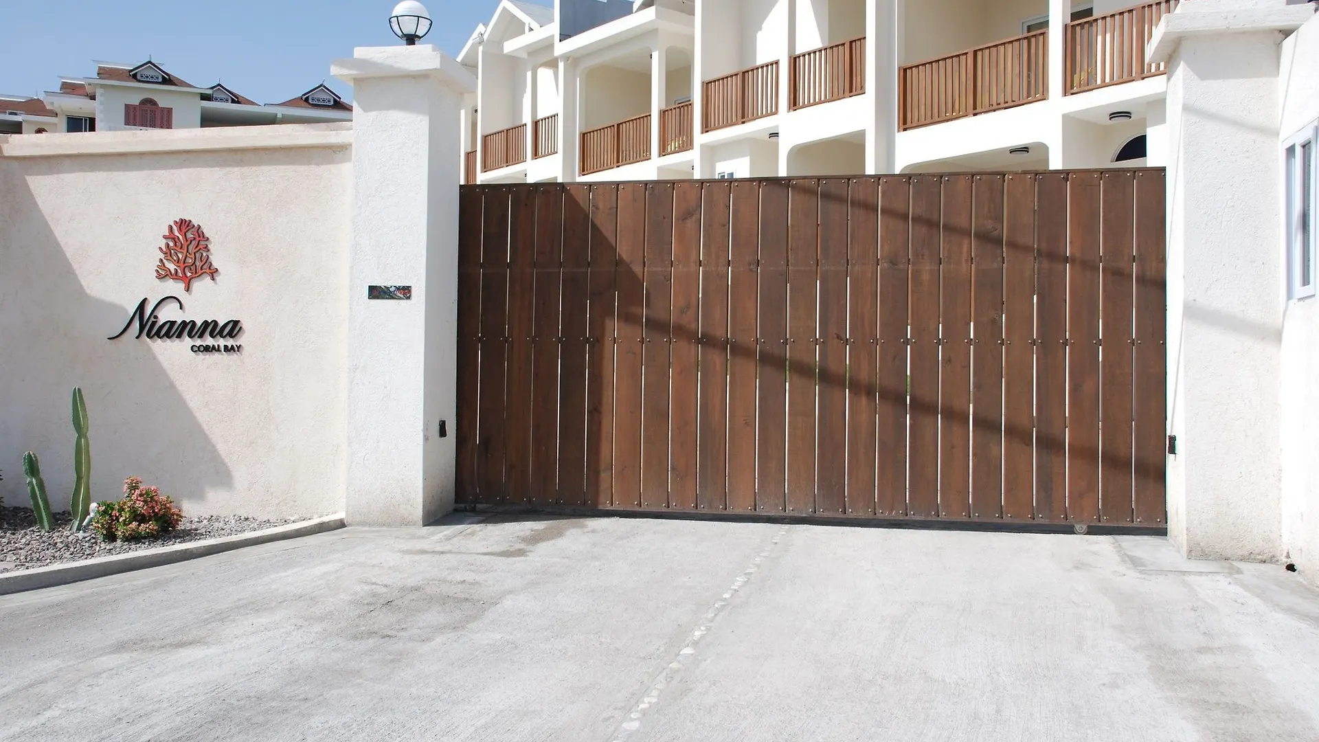 Hotel Nianna Coral Bay Luxurious Townhouse- 3 Montego Bay